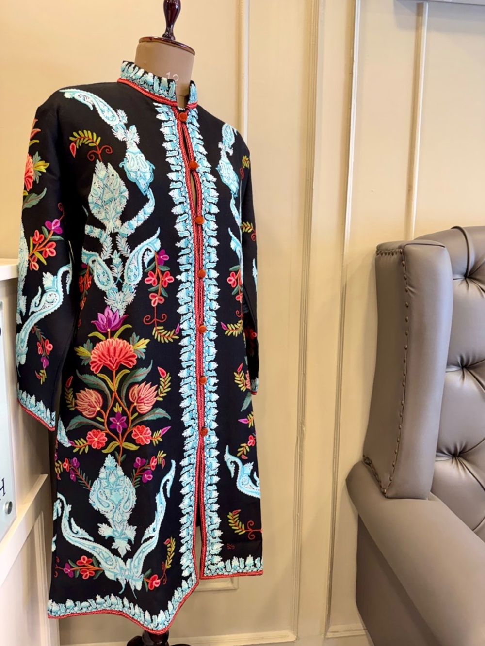 Handmade Black Floral Embroidered Long Sleeve dinner jacket